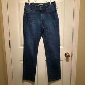 Lee Jeans Pefect Fit size 8 jeans Just Below Waist